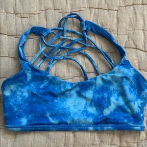 Lululemon free to be cloud blue bra size 6